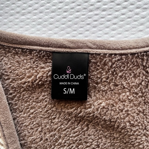 Cuddl Duds Beige and White Women's Poncho - Picture 6 of 6